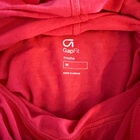 GAPFit Breathe Hoodie Pullover Top Vibe Red Athletic Kangaroo Pocket Size M - Picture 7 of 9